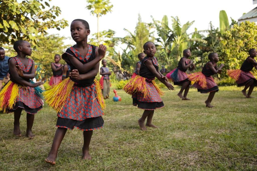Mwamba Kelele Lodge Fort Portal Kültér fotó