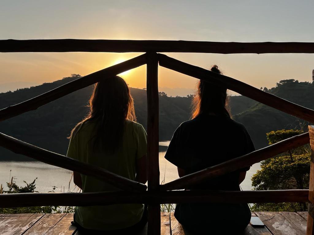 Mwamba Kelele Lodge Fort Portal Kültér fotó